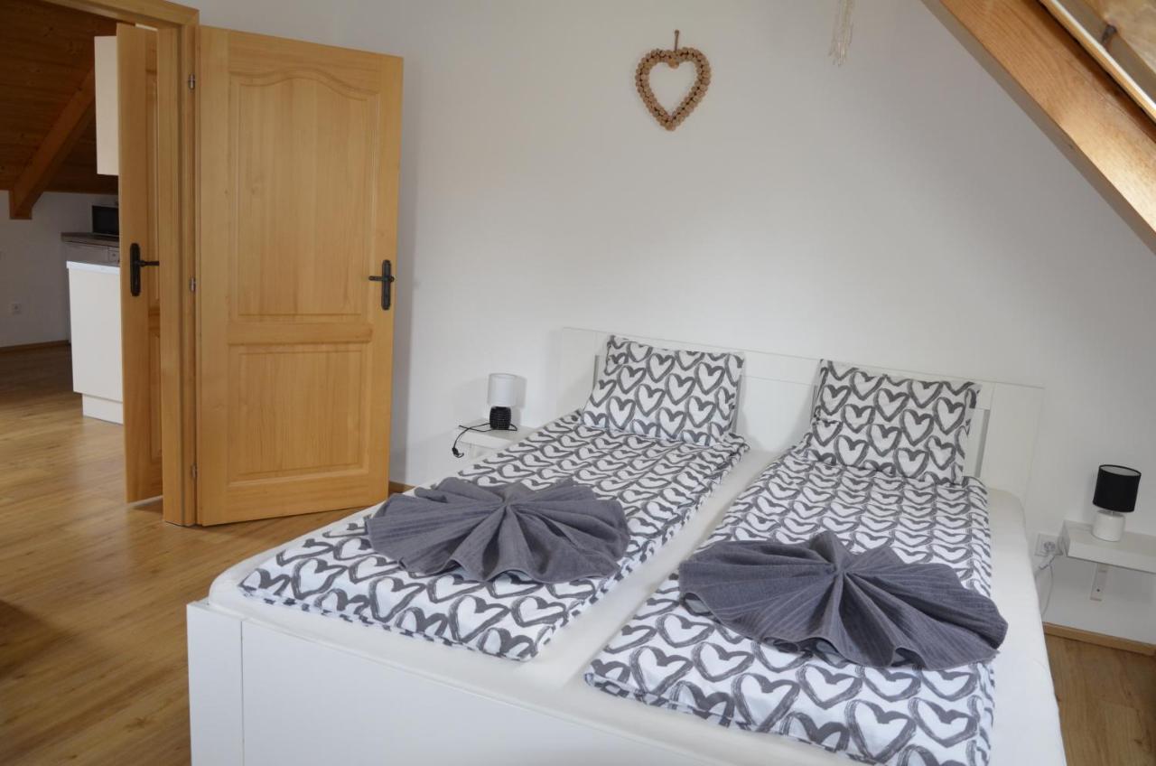 Apartmany U Vlcich Jam Petrowitz Exterior foto